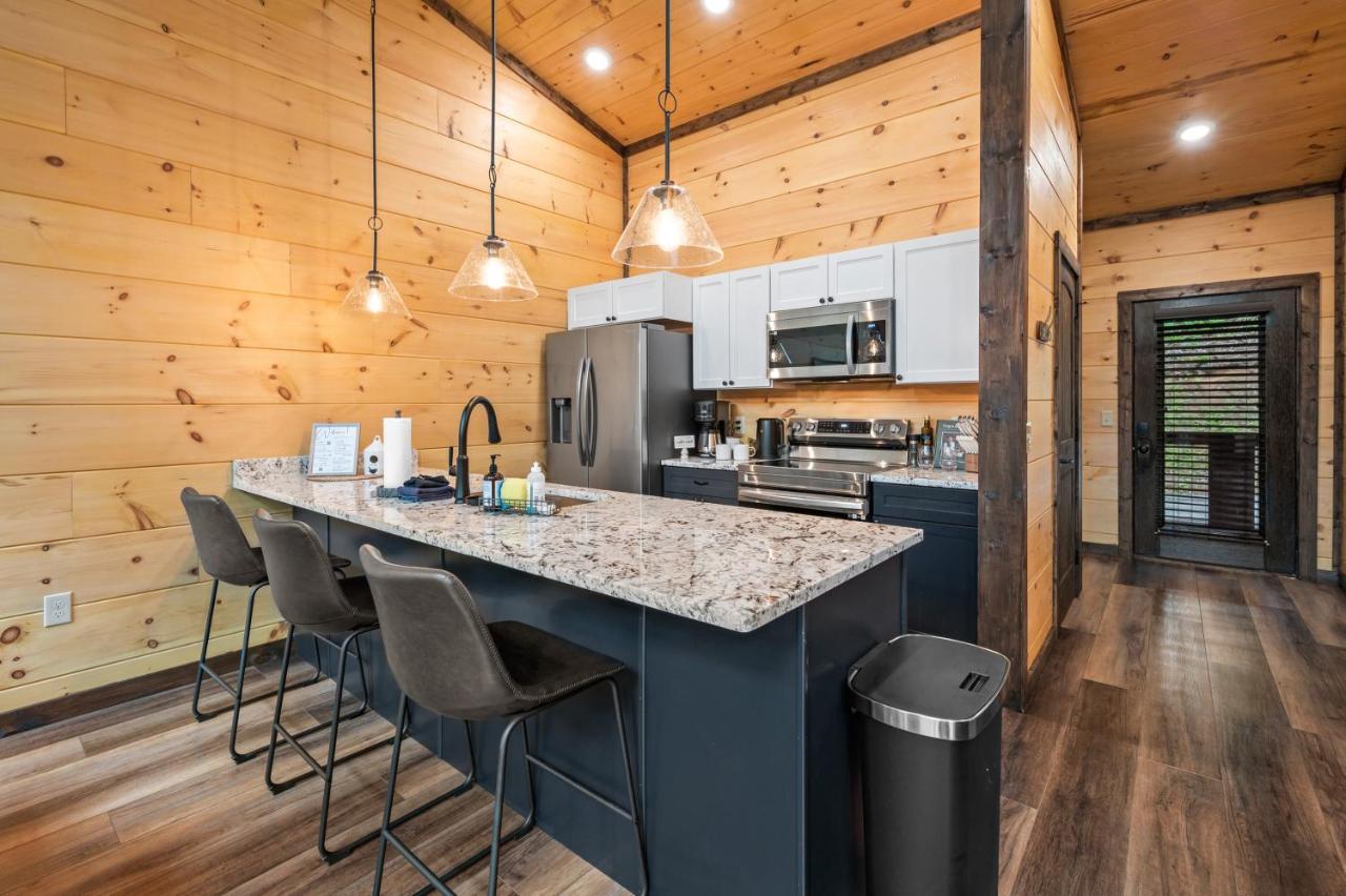 New Cozy Mountain Cabin Hot Tub Near Downtown Gatlinburg Exterior foto